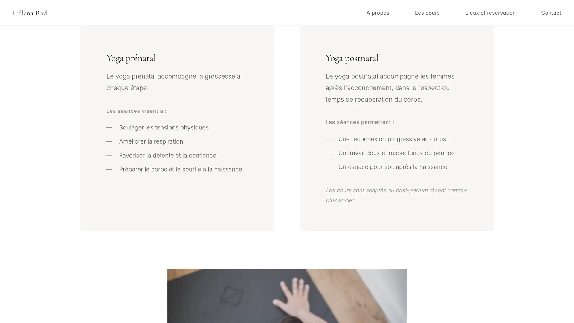 Deux blocs côte à côte présentant le yoga prénatal et le yoga postnatal, chacun avec la liste de ce que les séances apportent.